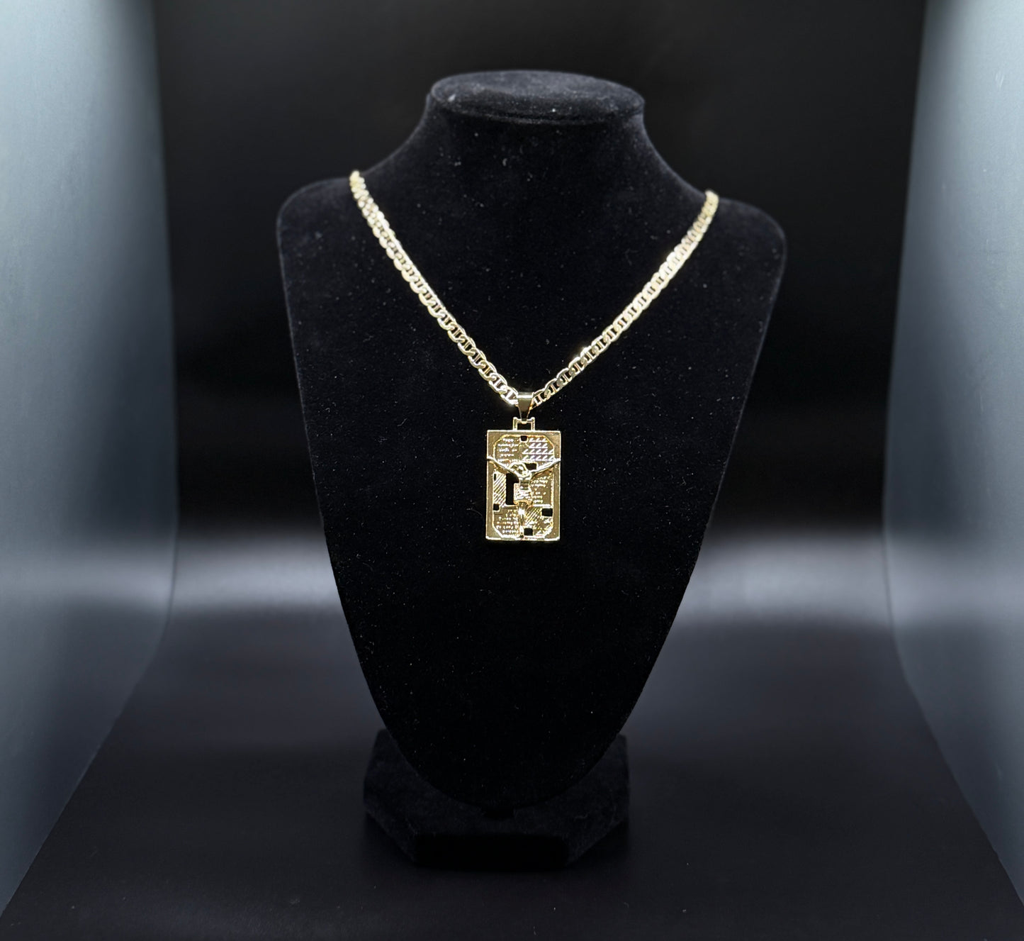 Mariner-style chain with a Jesus pendant